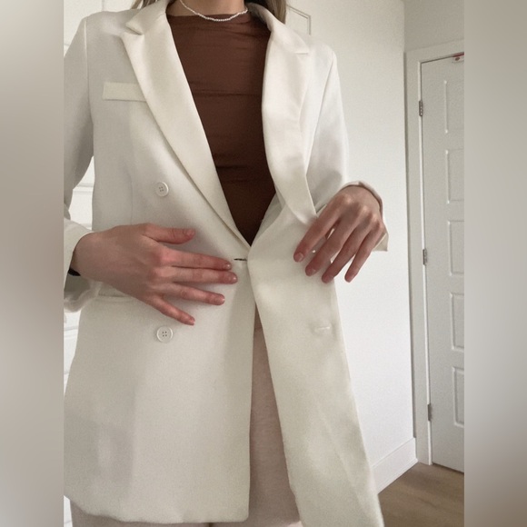 Women white double breasted jacket. Size M, good condition. - Picture 2 of 4